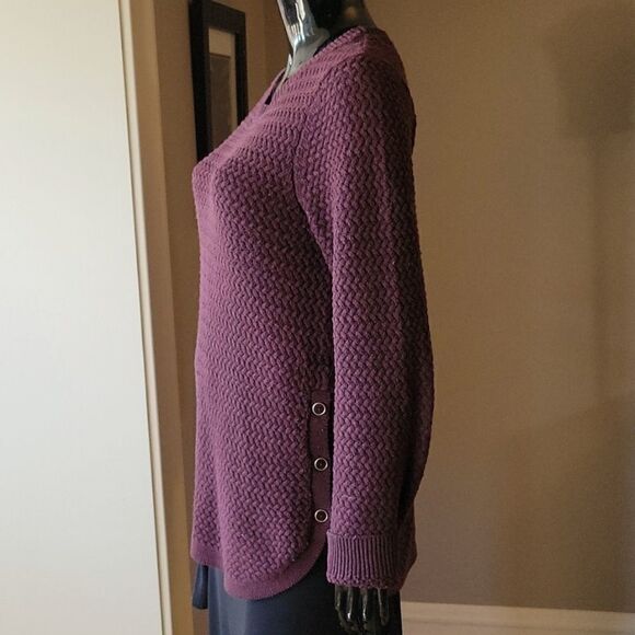 Artisan
NY Sweater Size Medium. - Picture 5 of 8